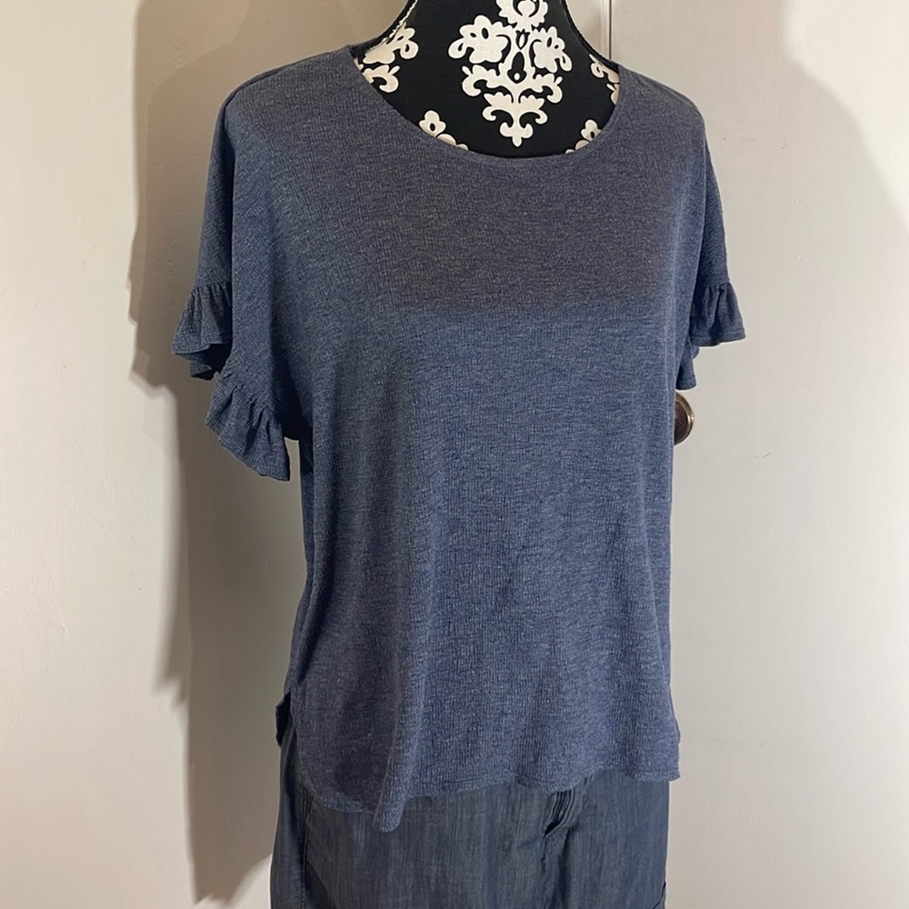 Ruffle sleeve blue T-shirt Max Studio size medium
